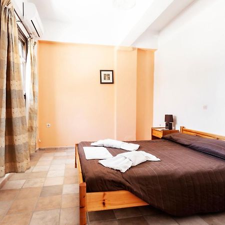 One Bedroom Apartment With Kitchenette# 12 A Raches  المظهر الخارجي الصورة