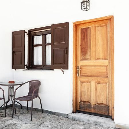 One Bedroom Apartment With Kitchenette# 12 A Raches  المظهر الخارجي الصورة