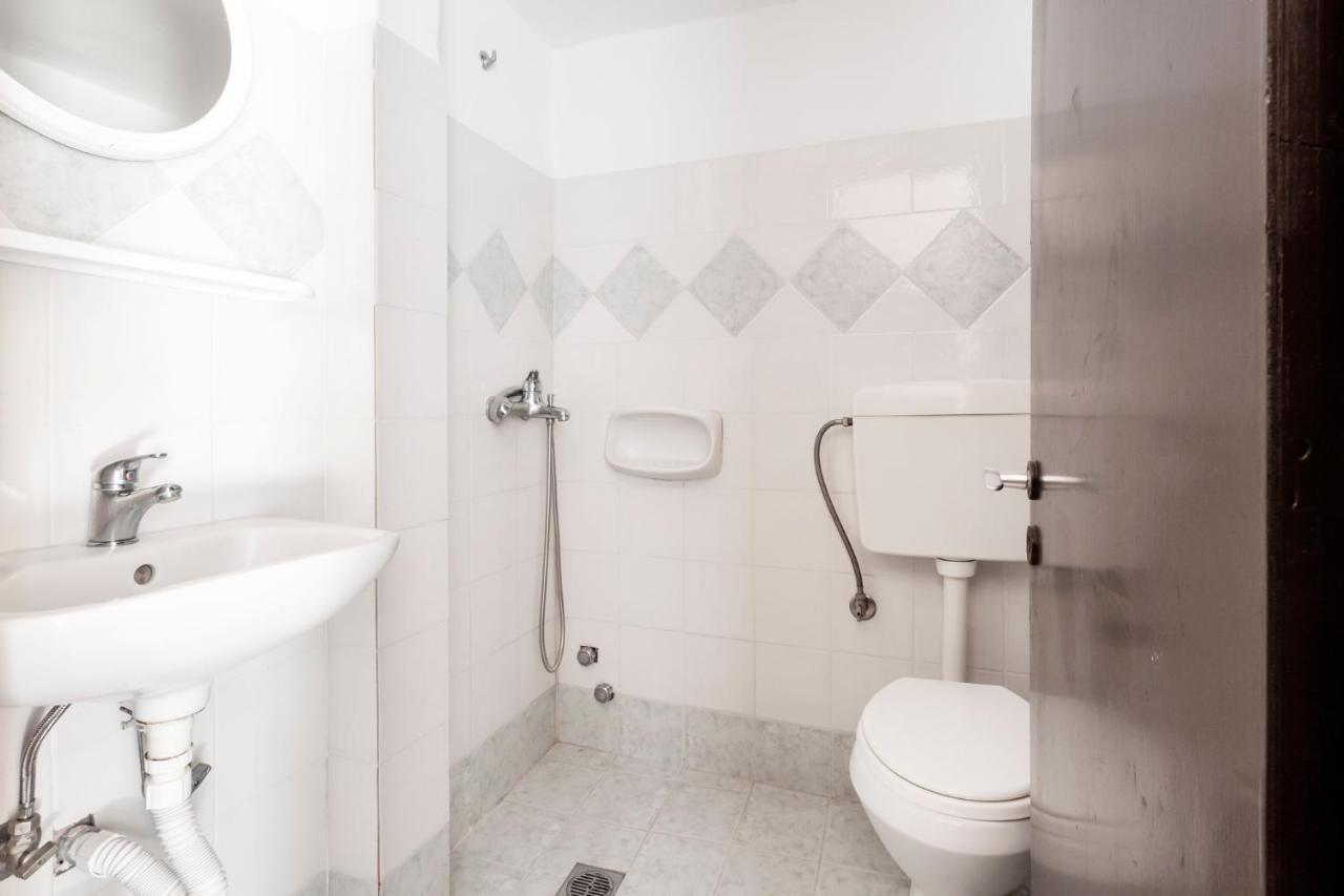 One Bedroom Apartment With Kitchenette# 12 A Raches  المظهر الخارجي الصورة